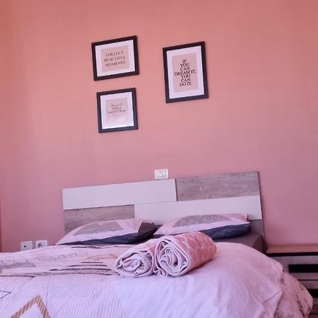 Sky Apartament. Bllok District تيرانا المظهر الخارجي الصورة